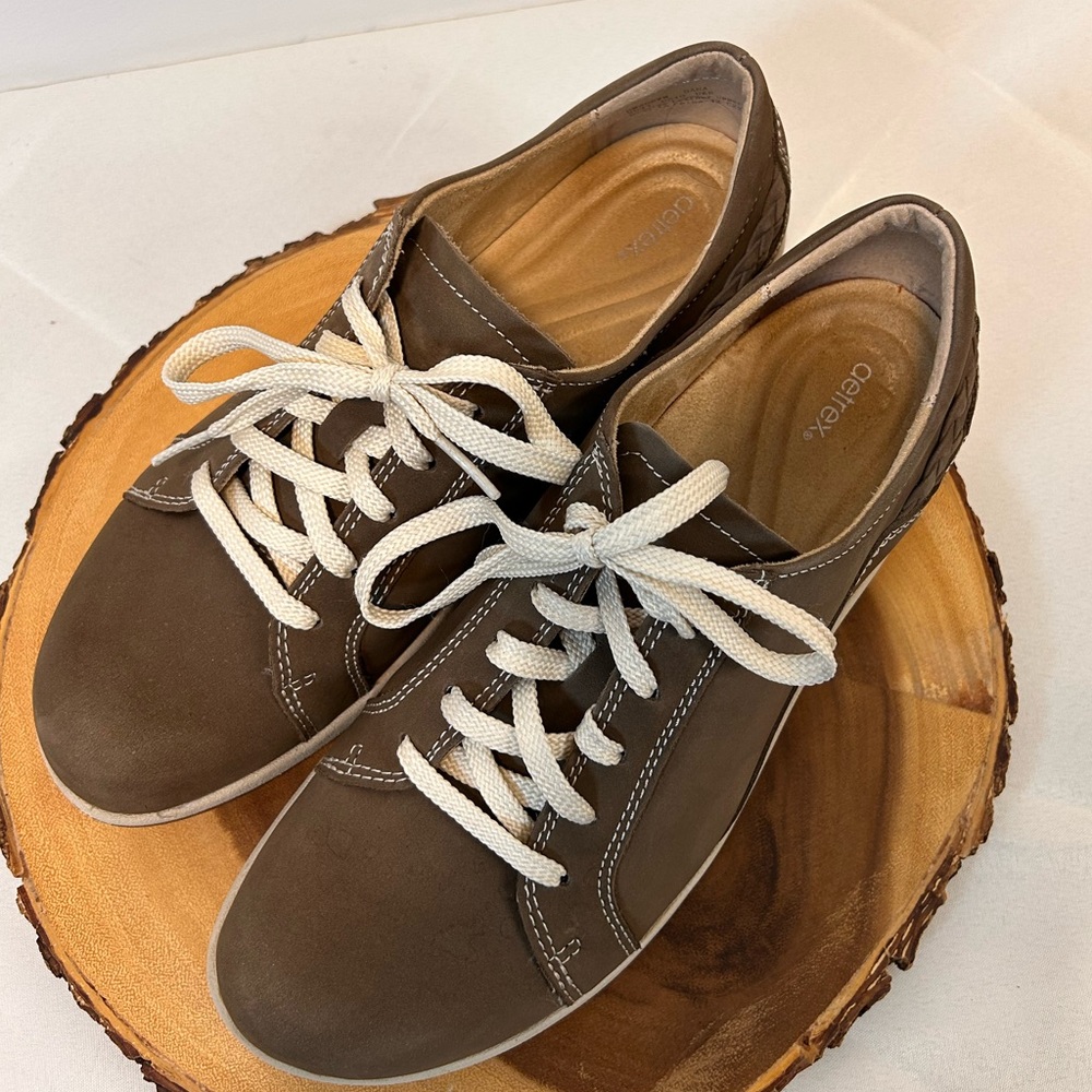 Aetrex Dana Brown Casual Leather Sneakers with White Laces Women’s Size 10